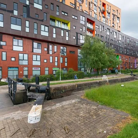 1 Bed Ancoats Canalside Flat City Centre-2